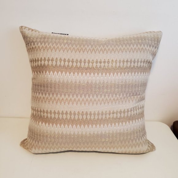 425 South Los Angeles Pillowsnull